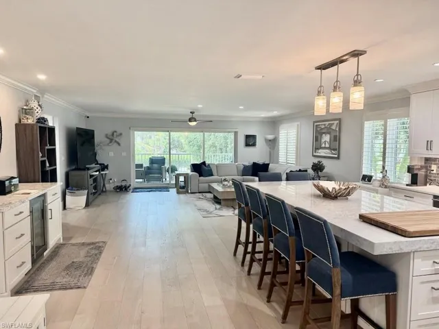225 5th Ave S 103, Naples, Florida 34102