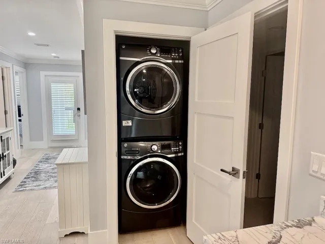 225 5th Ave S 103, Naples, Florida 34102