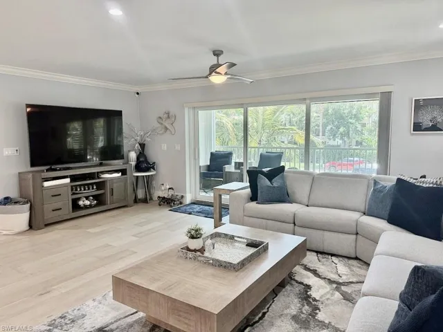225 5th Ave S 103, Naples, Florida 34102
