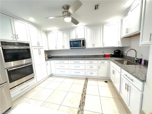 Clubhouse Kitchen