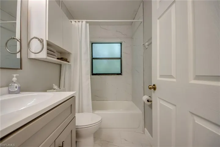 15472 Admiralty Cir 2, North Fort Myers, Florida 33917