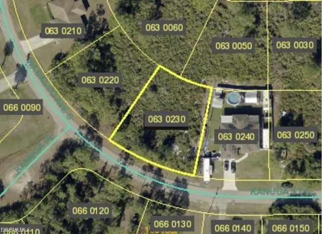 905 Kanuga St E, Lehigh Acres, Florida 33974