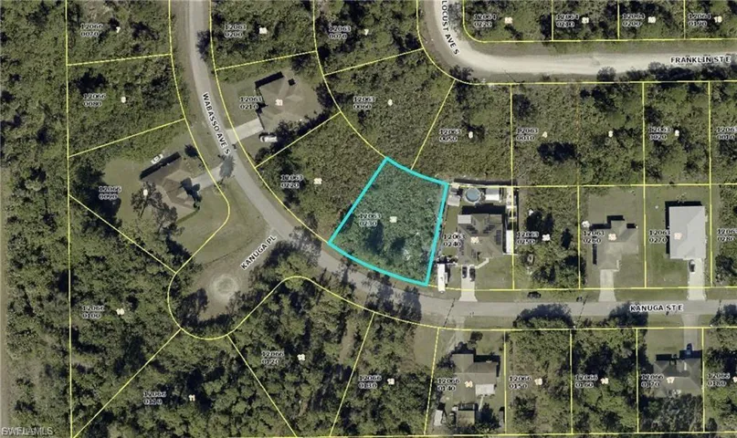905 Kanuga St E, Lehigh Acres, Florida 33974