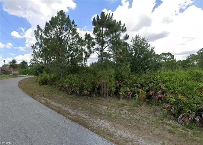 905 Kanuga St E, Lehigh Acres, Florida 33974