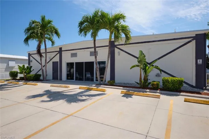 Clubhouse/Indoor Pool