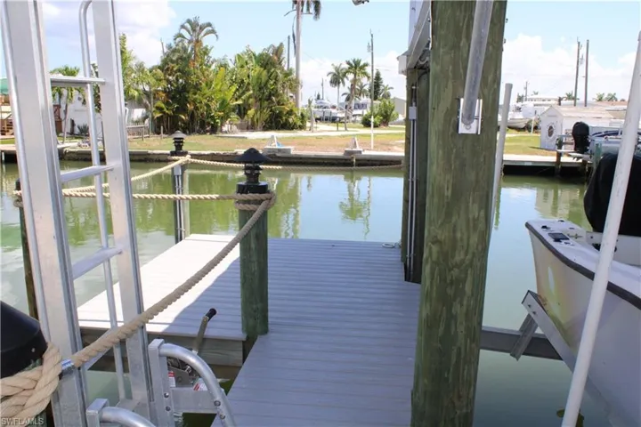 3884 Plumosa Dr, Fort Myers, Florida 33956