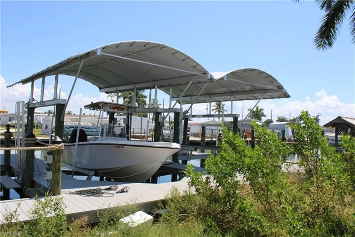 3884 Plumosa Dr, Fort Myers, Florida 33956