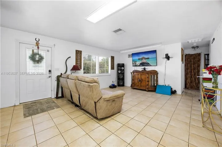 1526 Ne 4th Ter, Cape Coral, Florida 33909