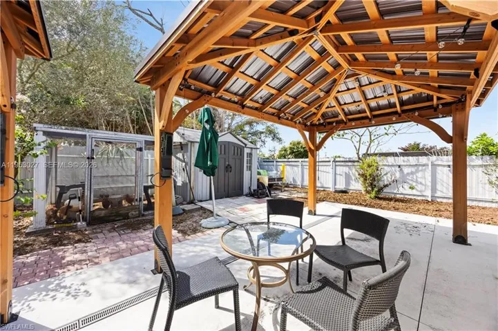 1526 Ne 4th Ter, Cape Coral, Florida 33909