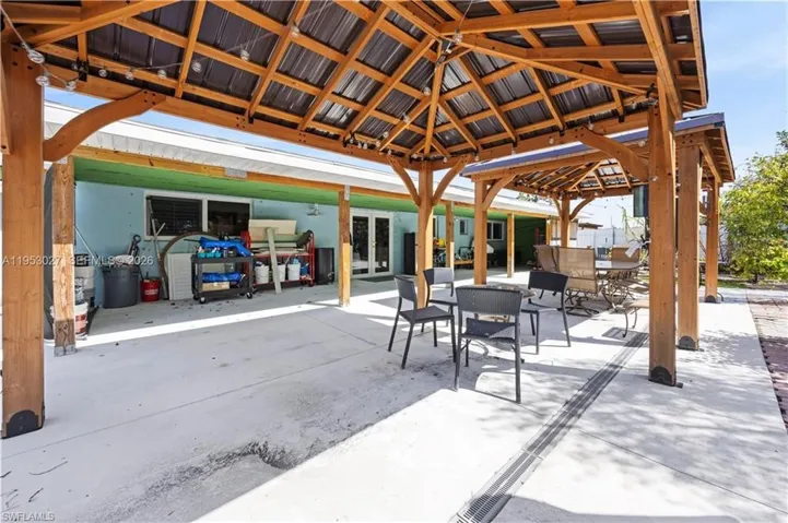 1526 Ne 4th Ter, Cape Coral, Florida 33909