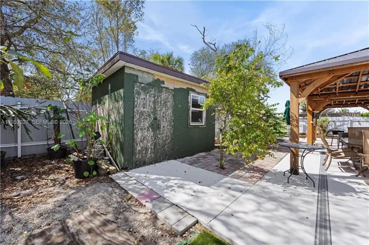 1526 Ne 4th Ter, Cape Coral, Florida 33909