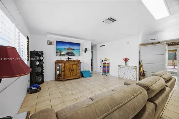 1526 Ne 4th Ter, Cape Coral, Florida 33909