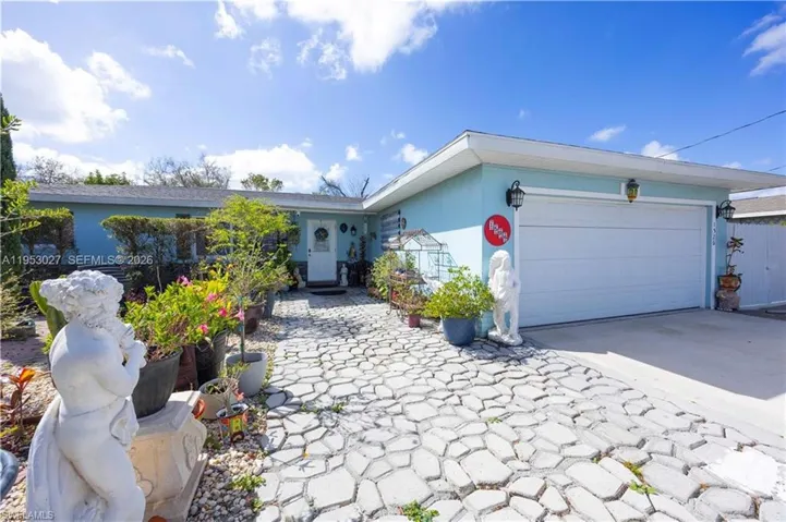 1526 Ne 4th Ter, Cape Coral, Florida 33909