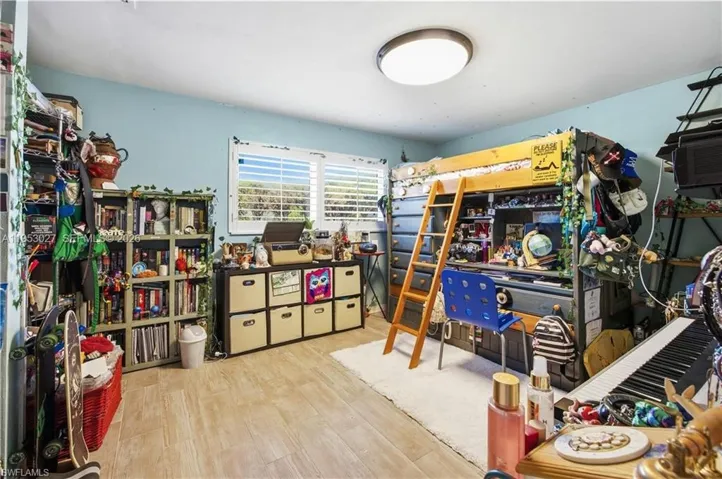 1526 Ne 4th Ter, Cape Coral, Florida 33909