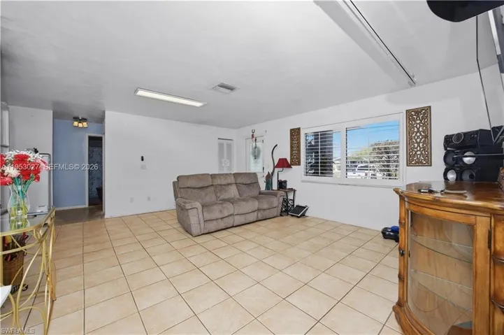 1526 Ne 4th Ter, Cape Coral, Florida 33909