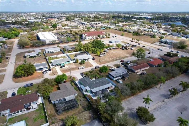 1526 Ne 4th Ter, Cape Coral, Florida 33909