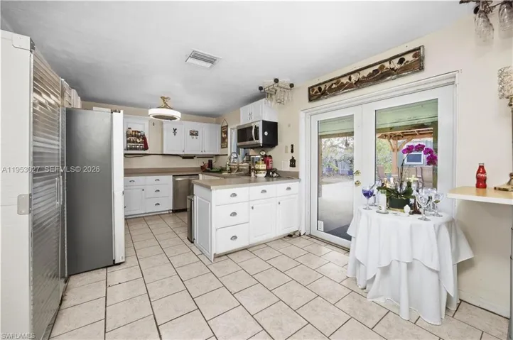 1526 Ne 4th Ter, Cape Coral, Florida 33909
