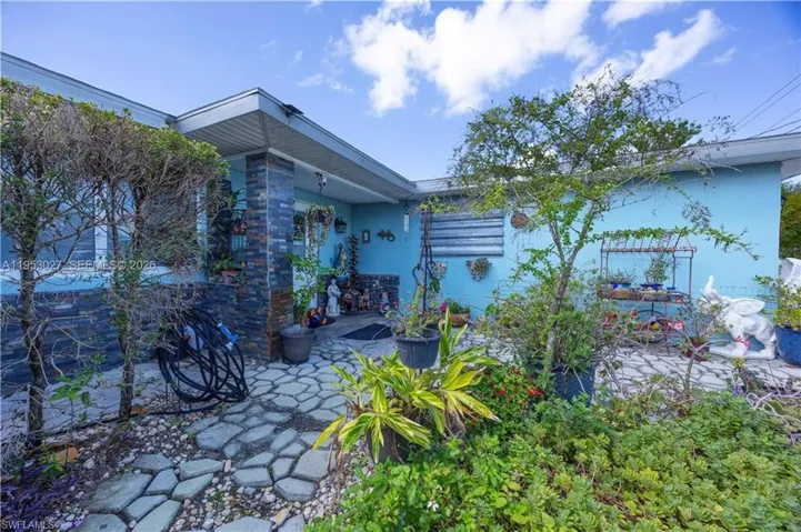 1526 Ne 4th Ter, Cape Coral, Florida 33909