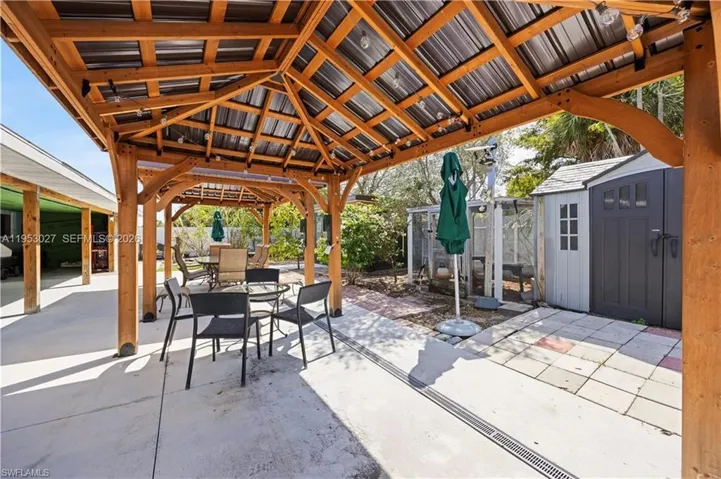 1526 Ne 4th Ter, Cape Coral, Florida 33909