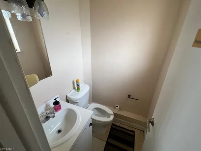 3941  Broadway  , Fort Myers, FL 33901