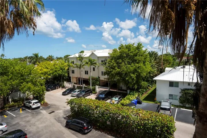 365 5th Ave S 307, Naples, Florida 34102