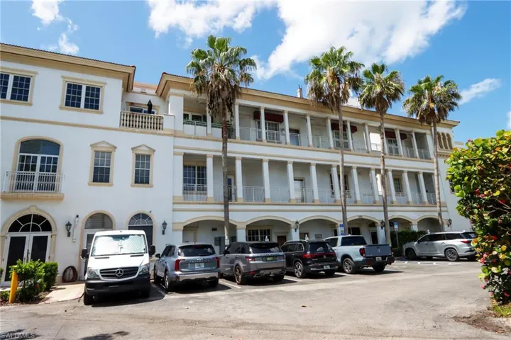 365 5th Ave S 307, Naples, Florida 34102