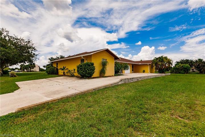 134  Boundary  BLVD, ROTONDA WEST, FL 33947