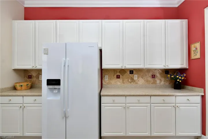 The photo colors are not true- closer to terracotta