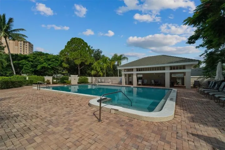 1001  Arbor Lake  DR, Naples, FL 34110