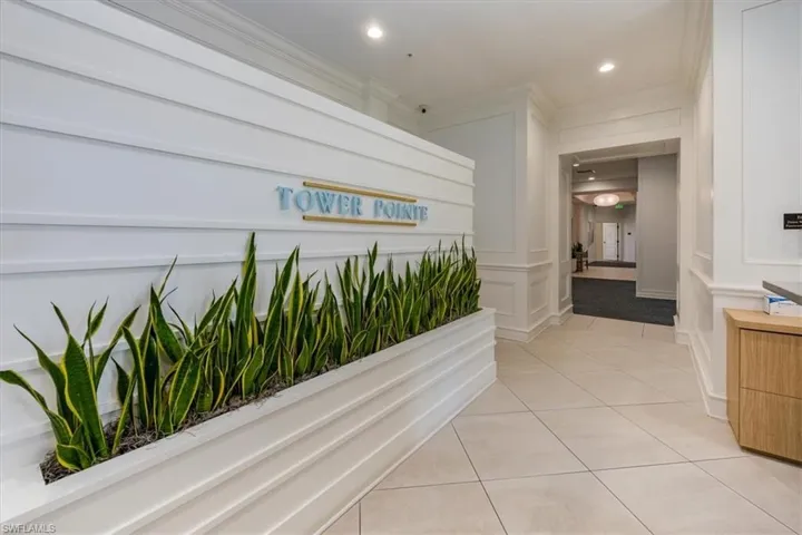 1001  Arbor Lake  DR, Naples, FL 34110