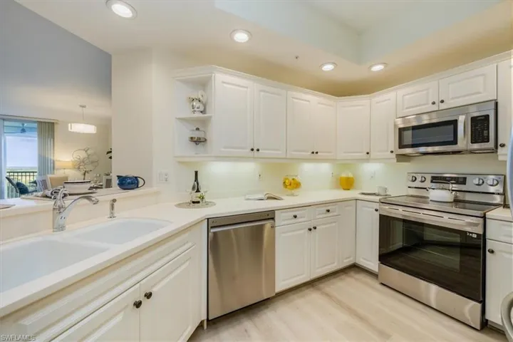 1001  Arbor Lake  DR, Naples, FL 34110