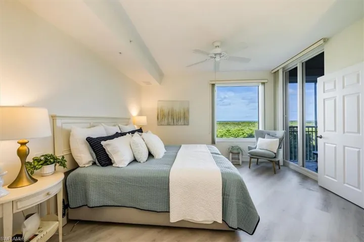 1001  Arbor Lake  DR, Naples, FL 34110