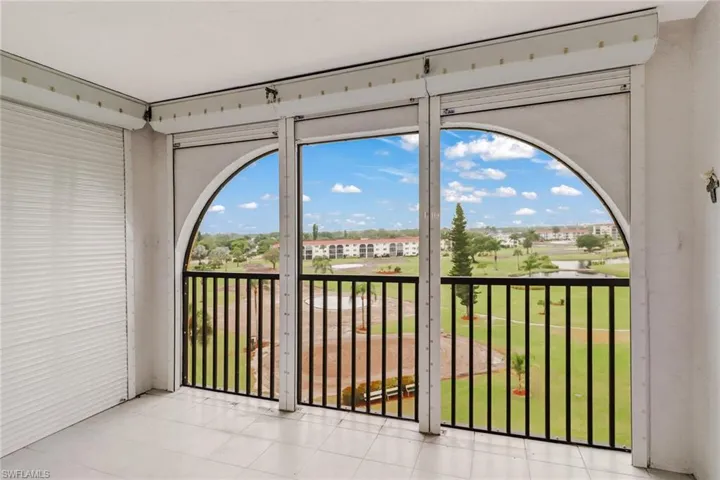 Wonderful views of the entire golf course, hurricane shutters.