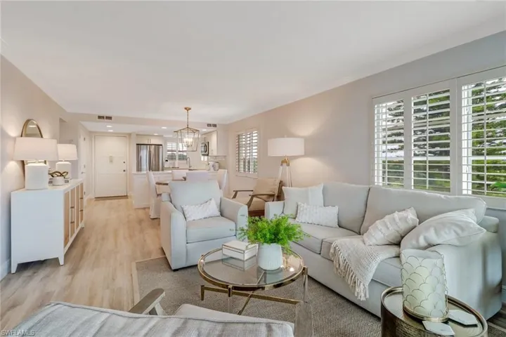 21 High Point Cir E 601, Naples, Florida 34103