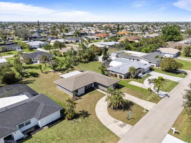 4216 Se 1st Ct, Cape Coral, Florida 33904