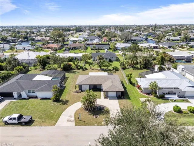 4216 Se 1st Ct, Cape Coral, Florida 33904