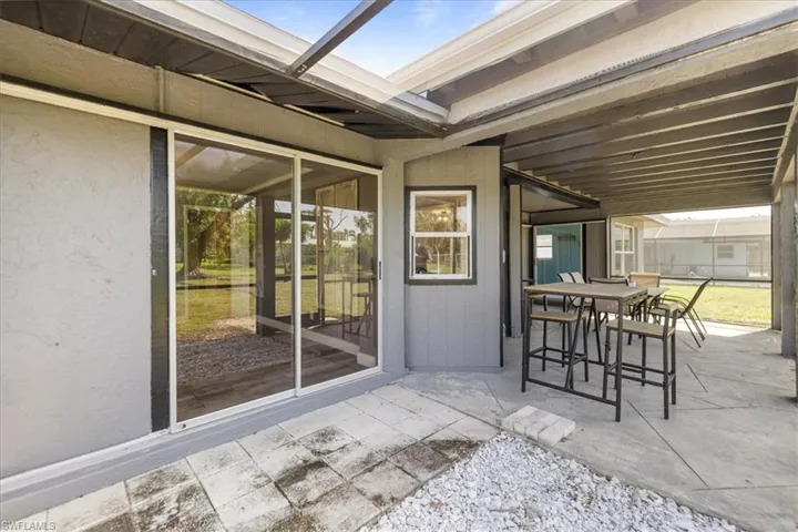 4216 Se 1st Ct, Cape Coral, Florida 33904