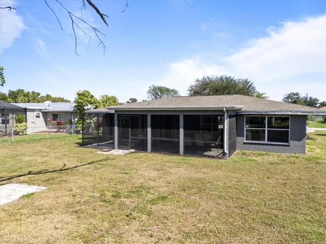 4216 Se 1st Ct, Cape Coral, Florida 33904