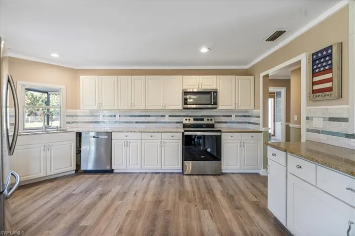 4216 Se 1st Ct, Cape Coral, Florida 33904