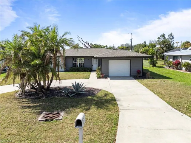 4216 Se 1st Ct, Cape Coral, Florida 33904