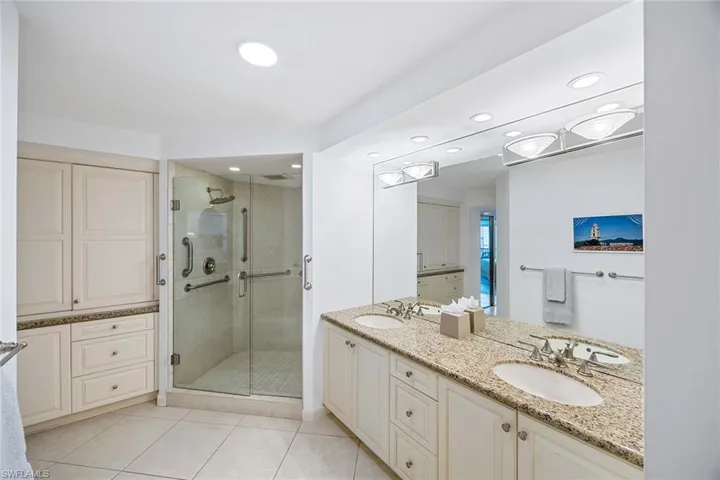 4651 Gulf Shore Blvd N 1106, Naples, Florida 34103