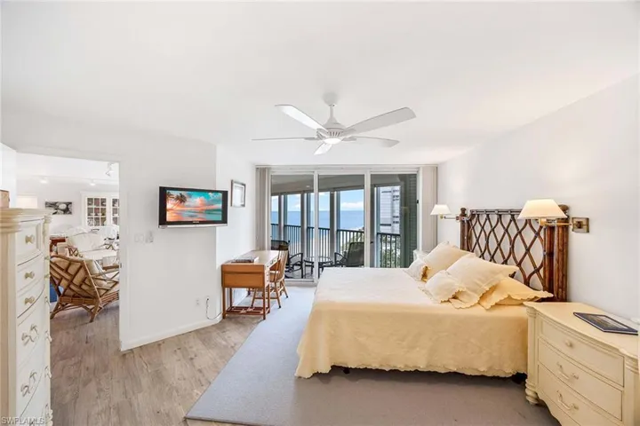 4651 Gulf Shore Blvd N 1106, Naples, Florida 34103
