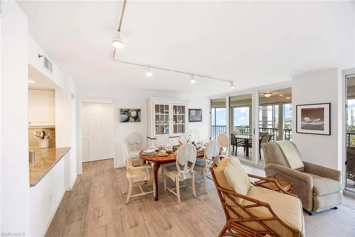4651 Gulf Shore Blvd N 1106, Naples, Florida 34103