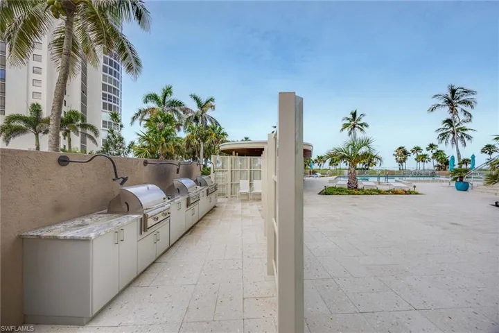 4651 Gulf Shore Blvd N 1106, Naples, Florida 34103
