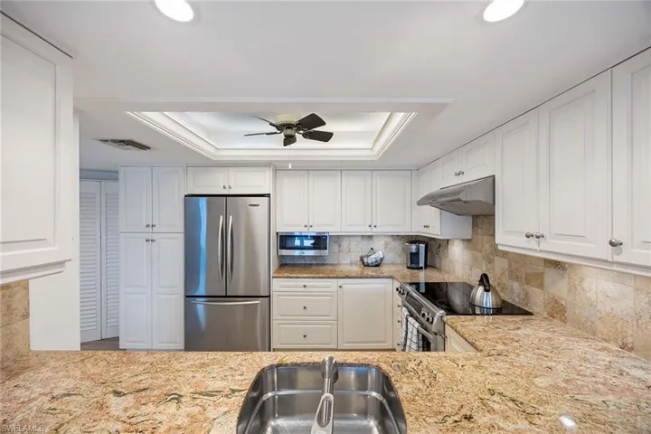 4651 Gulf Shore Blvd N 1106, Naples, Florida 34103