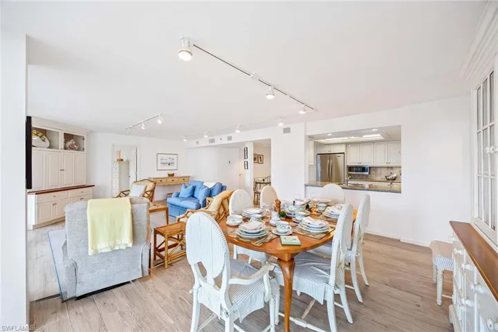4651 Gulf Shore Blvd N 1106, Naples, Florida 34103