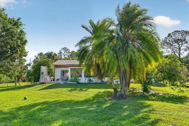 591 21st St Nw, Naples, Florida 34120