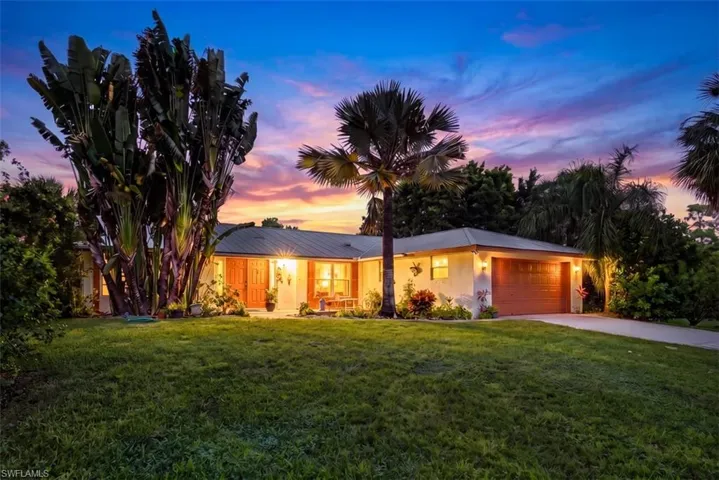 591 21st St Nw, Naples, Florida 34120