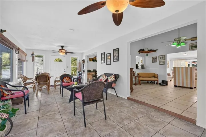 591 21st St Nw, Naples, Florida 34120