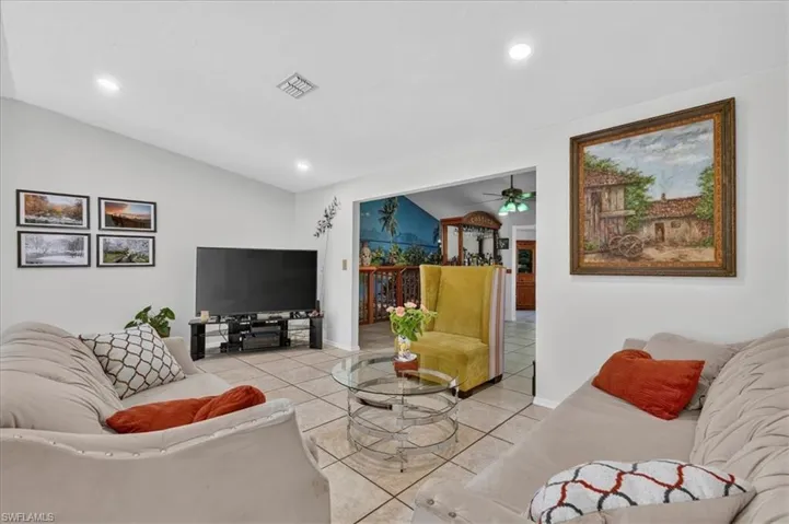 591 21st St Nw, Naples, Florida 34120